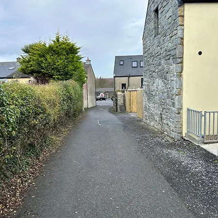 Buttercup Mews No 3 Gills Lane F28 A2t5 *