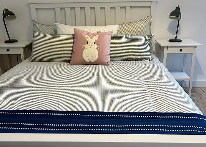 Buttercup Mews No 3 Gills Lane F28 A2t5 *