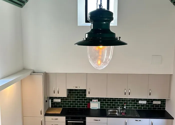 Buttercup Mews No 3 Gills Lane F28 A2t5 *